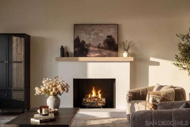 8390 Cliffridge Ln, La Jolla, CA 92037