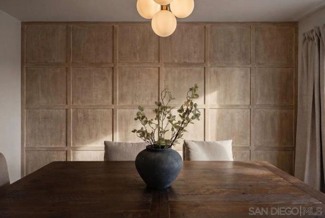 8390 Cliffridge Ln, La Jolla, CA 92037