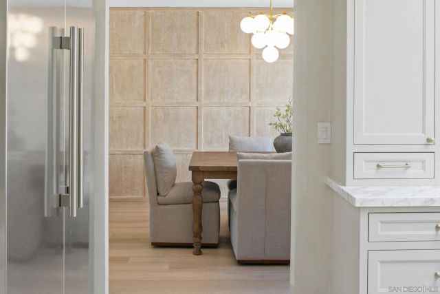 8390 Cliffridge Ln, La Jolla, CA 92037