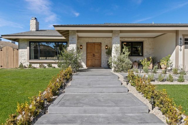 8390 Cliffridge Ln, La Jolla, CA 92037