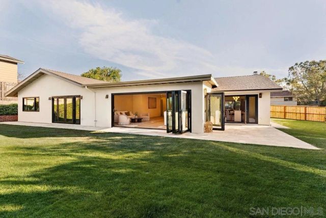 8390 Cliffridge Ln, La Jolla, CA 92037