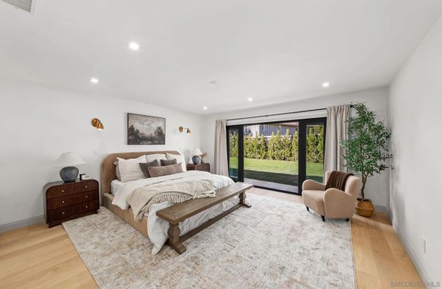 8390 Cliffridge Ln, La Jolla, CA 92037