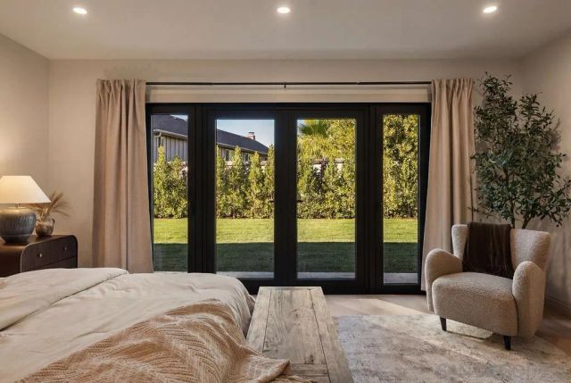 8390 Cliffridge Ln, La Jolla, CA 92037