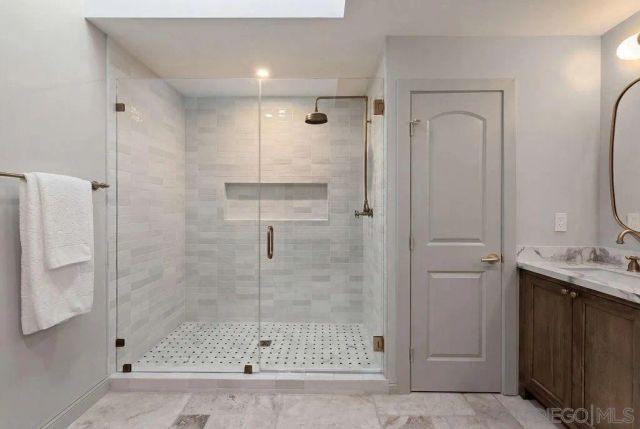 8390 Cliffridge Ln, La Jolla, CA 92037