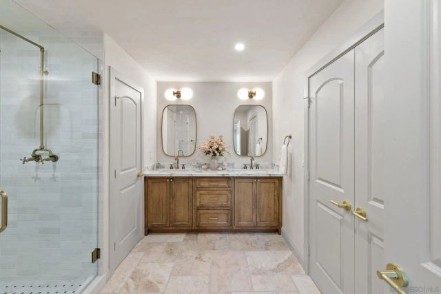 8390 Cliffridge Ln, La Jolla, CA 92037