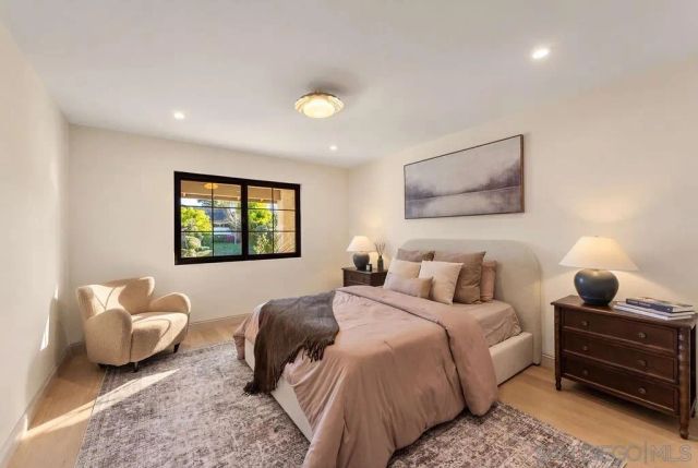 8390 Cliffridge Ln, La Jolla, CA 92037