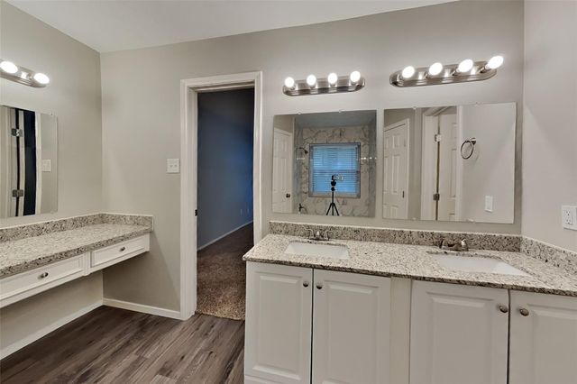 2 River Birch Lane, Spring, TX 77380