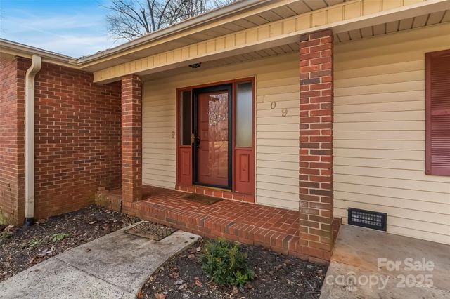 109 Dogwood Court, Morganton, NC 28655