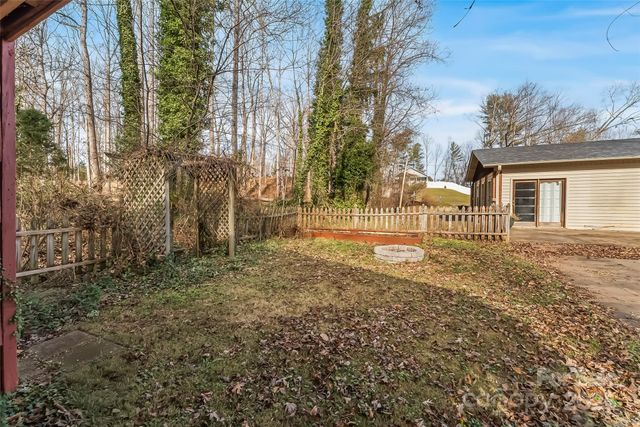 109 Dogwood Court, Morganton, NC 28655