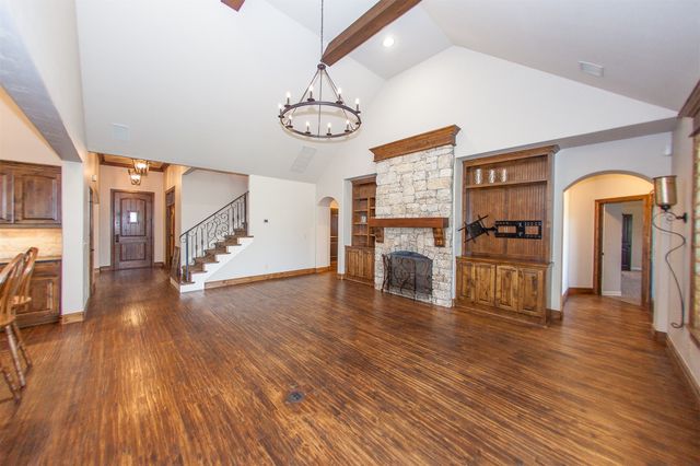 211 E 127th Street S, Jenks, OK 74037