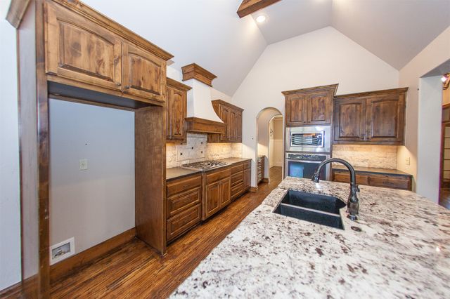211 E 127th Street S, Jenks, OK 74037