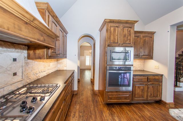 211 E 127th Street S, Jenks, OK 74037