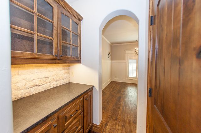 211 E 127th Street S, Jenks, OK 74037