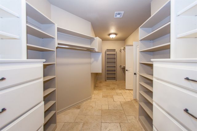 211 E 127th Street S, Jenks, OK 74037