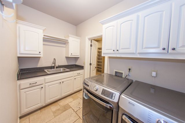 211 E 127th Street S, Jenks, OK 74037