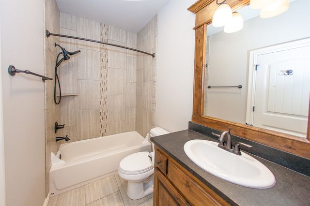 211 E 127th Street S, Jenks, OK 74037