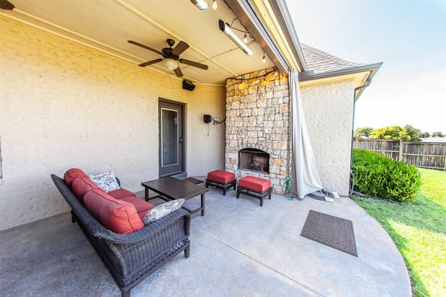 211 E 127th Street S, Jenks, OK 74037