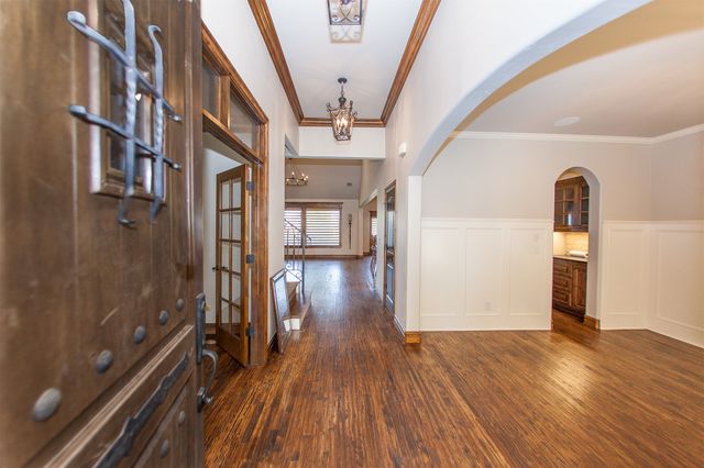 211 E 127th Street S, Jenks, OK 74037