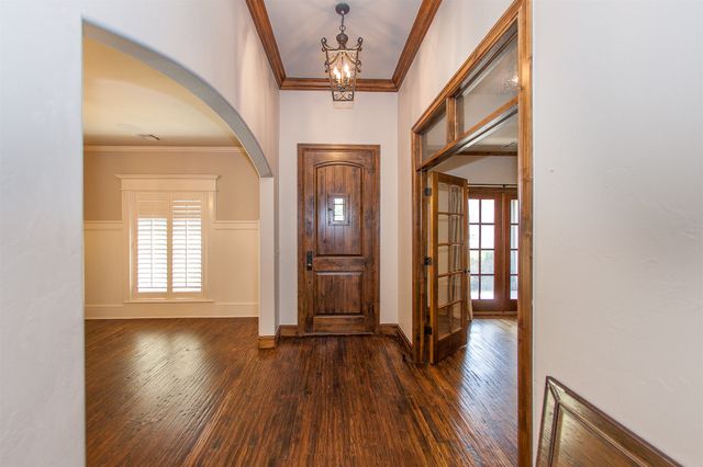 211 E 127th Street S, Jenks, OK 74037