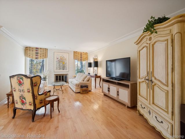 1289 Greenglen Court, Bloomfield Hills, MI 48304