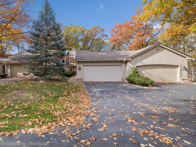 1289 Greenglen Court, Bloomfield Hills, MI 48304