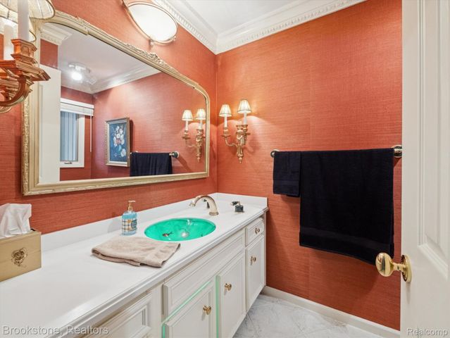 1289 Greenglen Court, Bloomfield Hills, MI 48304