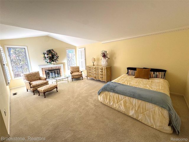 1289 Greenglen Court, Bloomfield Hills, MI 48304