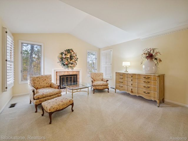 1289 Greenglen Court, Bloomfield Hills, MI 48304