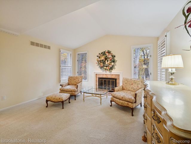 1289 Greenglen Court, Bloomfield Hills, MI 48304