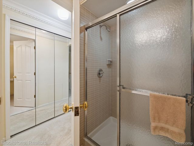 1289 Greenglen Court, Bloomfield Hills, MI 48304