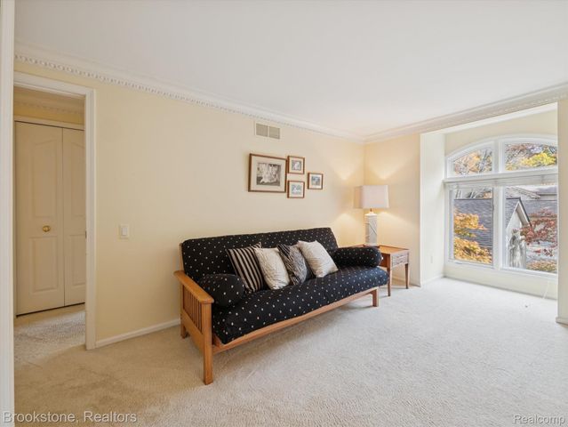 1289 Greenglen Court, Bloomfield Hills, MI 48304