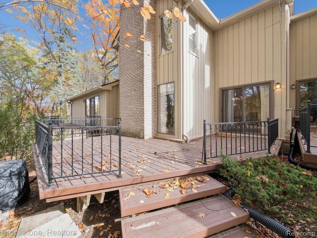 1289 Greenglen Court, Bloomfield Hills, MI 48304