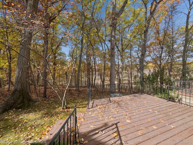 1289 Greenglen Court, Bloomfield Hills, MI 48304