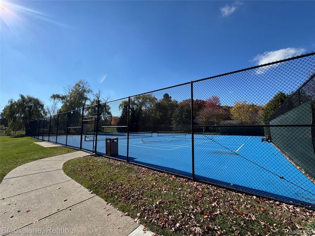 1289 Greenglen Court, Bloomfield Hills, MI 48304