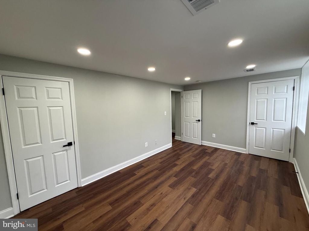Image 18 of property listing at 1709 DUTCH VILLAGE DR #M-394, Landover, MD 20785