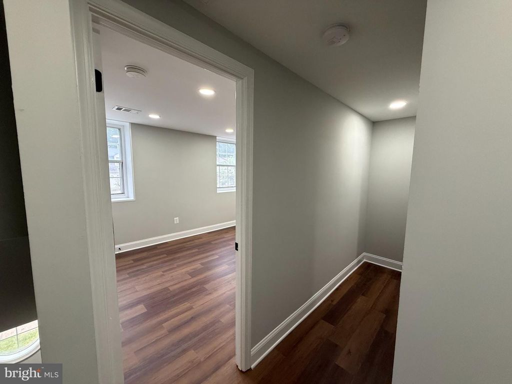 Image 19 of property listing at 1709 DUTCH VILLAGE DR #M-394, Landover, MD 20785