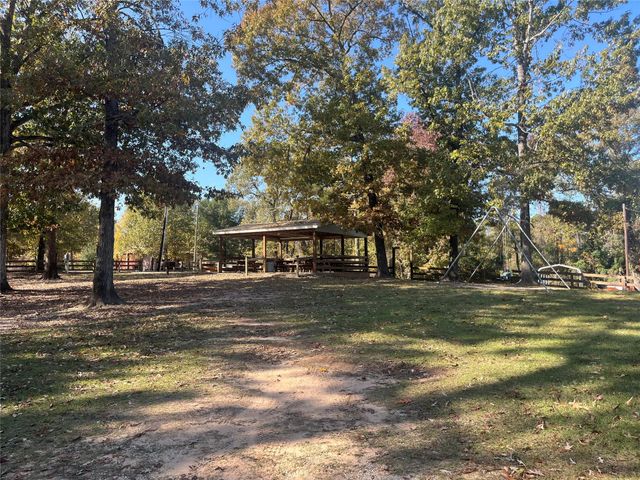 231 Jamaica Avenue, Point Blank, TX 77364