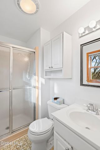 15 Tower Hgts, Colonie, NY 12211