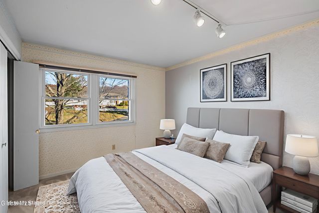 15 Tower Hgts, Colonie, NY 12211