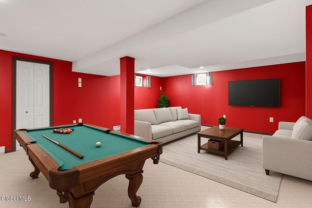 15 Tower Hgts, Colonie, NY 12211