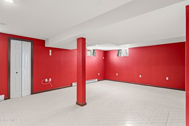 15 Tower Hgts, Colonie, NY 12211