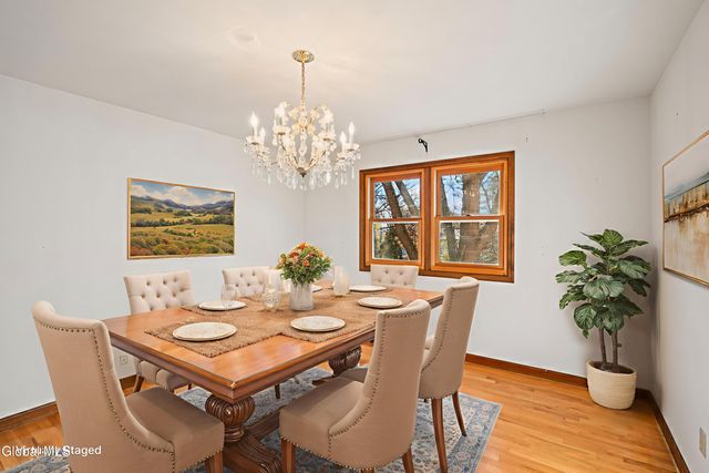 15 Tower Hgts, Colonie, NY 12211