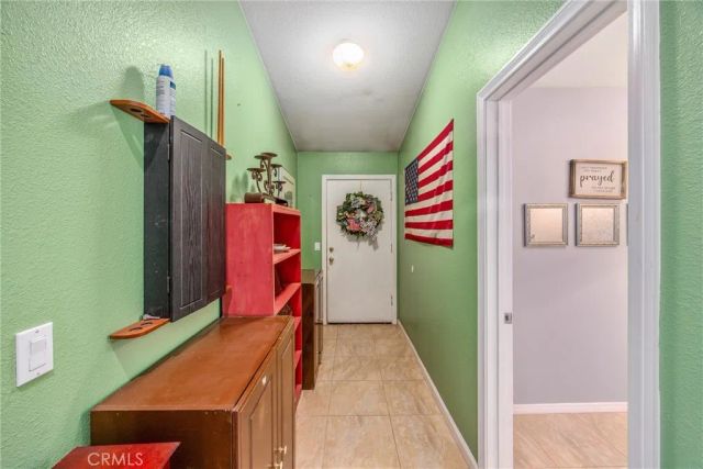 13997 Riverside, Apple Valley, CA 92307