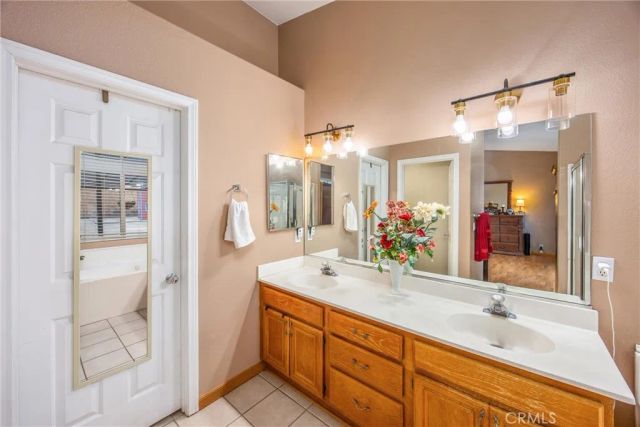 13997 Riverside, Apple Valley, CA 92307