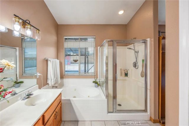 13997 Riverside, Apple Valley, CA 92307