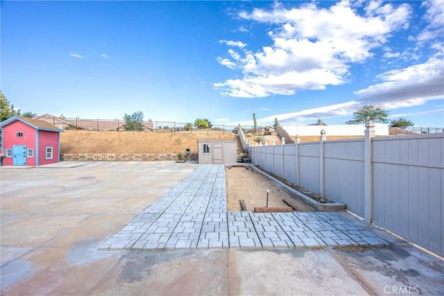 13997 Riverside, Apple Valley, CA 92307