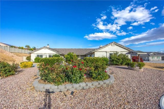 13997 Riverside, Apple Valley, CA 92307