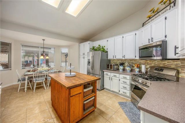 13997 Riverside, Apple Valley, CA 92307