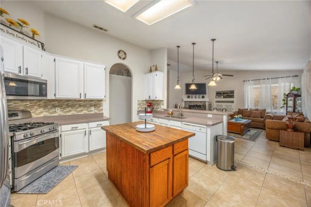13997 Riverside, Apple Valley, CA 92307