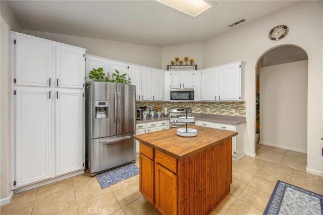 13997 Riverside, Apple Valley, CA 92307